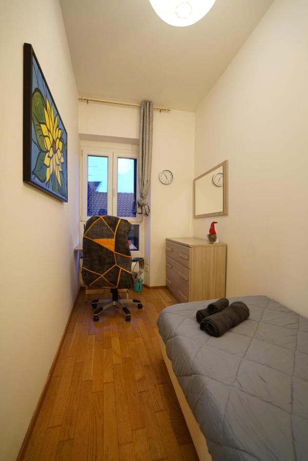 Fast Wifi E Netflix -- Centro Di Rho Vicino Stazione Apartment Exterior photo